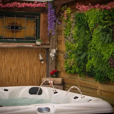 빌라 Looierij De Luxe - Private Wellness 13 Min From Efteling 돈겐