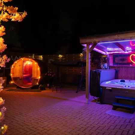 빌라 Looierij De Luxe - Private Wellness 13 Min From Efteling 돈겐